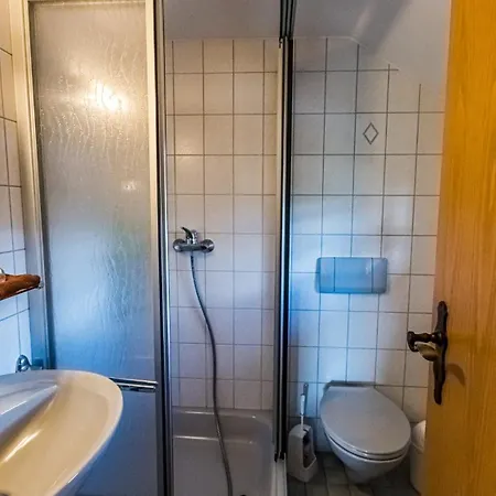 Gaestehaus Holzer Kreuz- Gaestezimmer Margerite Fuer 2 Personen Inkl Landfruehstueck * Frohnd